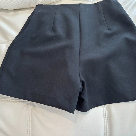 Navy blue shorts size M in US and EU; size 28 in Mexico - Picture 5 of 5